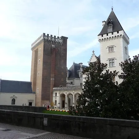 Ξενοδοχείο Le Postillon Pau