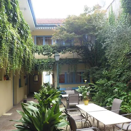 호텔 Le Postillon 2*